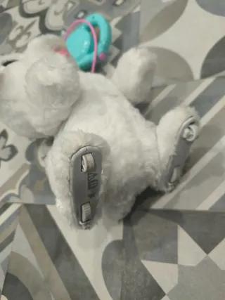 Perro interactivo con correa