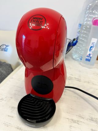 Cafetera Dolce Gusto Roja
