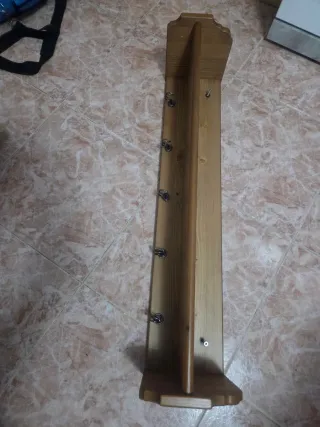 Estantería de madera para colgar