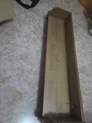 Estantería de madera para colgar