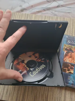 2 DVDs: Cautivos y Belleza Robada