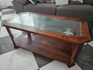 Mesa de centro de madera y cristal