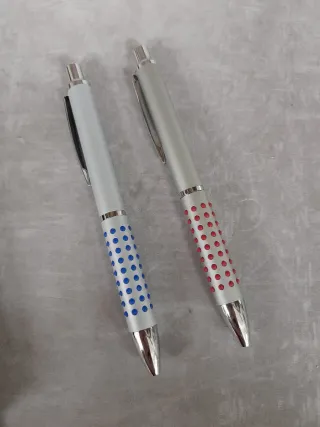 Bolígrafos con puntos (2 unidades) en estuche