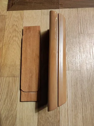 Portapenne in legno pirografato
