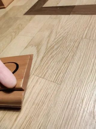 Portapenne in legno pirografato
