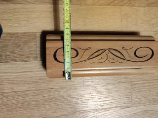 Portapenne in legno pirografato