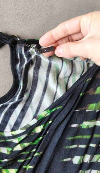 Vestido negro y verde con lentejuelas