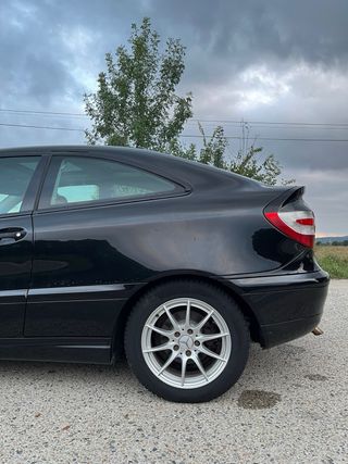 Mercedes-Benz Clase C 2005