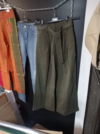 Pantaloni etnici arancioni e rossi