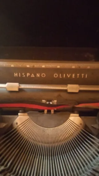 Máquina de escribir Hispano Olivetti Studio 46