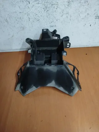 Caja porta batería Yamaha XMAX 400 (2014-16)