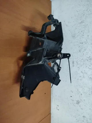 Caja porta batería Yamaha XMAX 400 (2014-16)