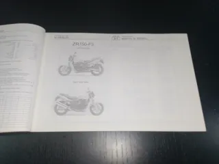Catálogo Kawasaki ZR 750 F3