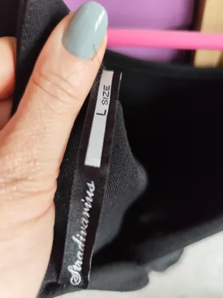 Vestido negro Stradivarius