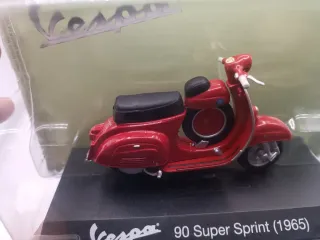 Modellino Vespa 90 Super Sprint (1965)
