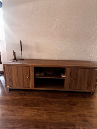 Mobile TV in legno