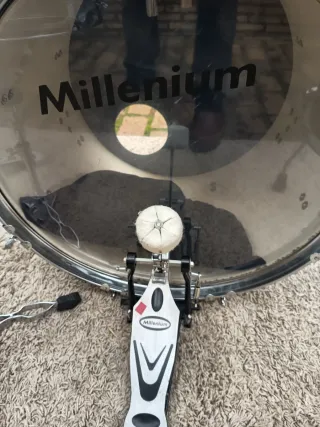 Batería Acústica Milenium Roja, muy nueva ,