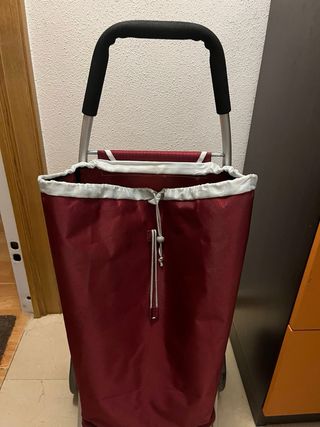 Carrito de la compra rojo