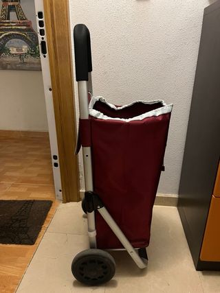 Carrito de la compra rojo