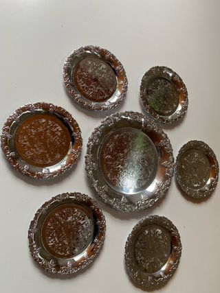 Platillos decorativos plateados