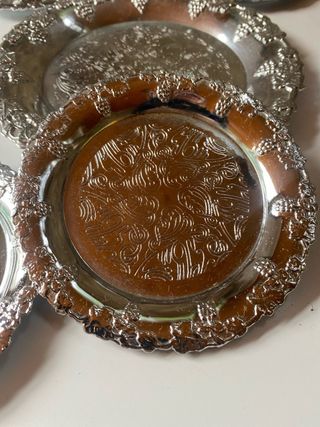 Platillos decorativos plateados