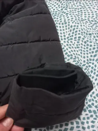 Abrigo acolchado con capucha para niños