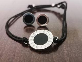 Pulsera y pendientes Bvlgari negros y plateados