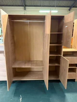 Armario modular con cómoda y mesitas