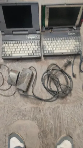 2 Portátiles Vintage no sé la marca