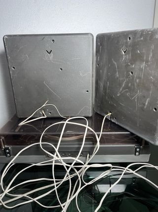 Tocadiscos Philips 814 con altavoces