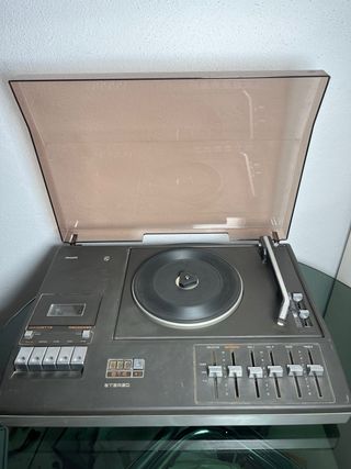 Tocadiscos Philips 814 con altavoces