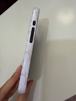 Capa iPhone 16 Pro Cooland Padrão Laços