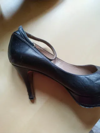 Zapatos Mariamare negros peep toe