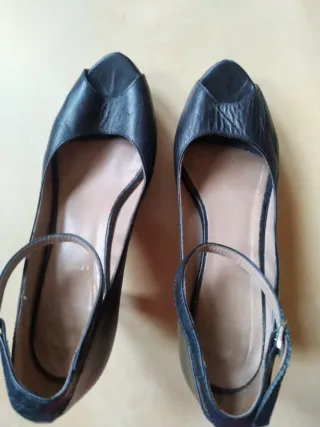 Zapatos Mariamare negros peep toe