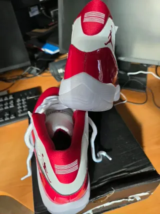 Nike Air Jordan 11 Retro Cherry EU 43