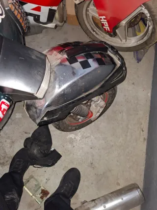 Vespa 200 Scooter Verde y Blanco