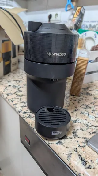 Cafetera Nespresso Vertuo Pop + Aeroccino 3