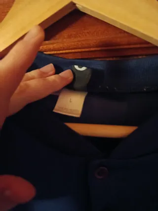 Camisa Henley Azul y Negra