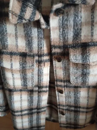 Camisa cuadros Bershka beige y gris.Calentita.