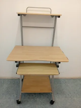 Scrivania con ruote in legno e metallo