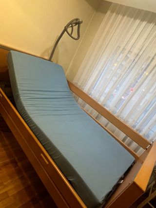Cama articulada eléctrica Invacare