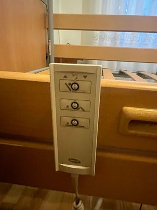 Cama articulada eléctrica Invacare