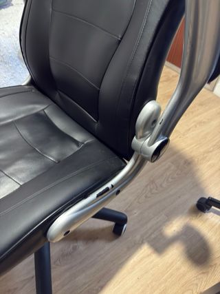 Silla de escritorio ergonómica negra