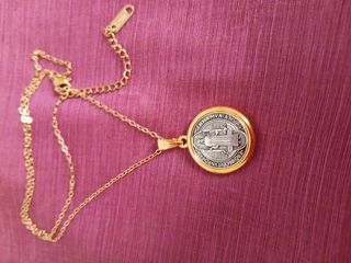 Medalla de San Benito  con cadena