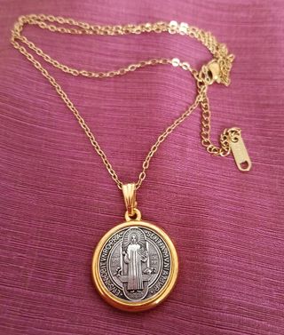 Medalla de San Benito  con cadena