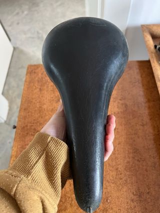 Sillín ARIUS SPECIAL con tija