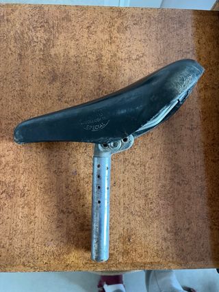 Sillín ARIUS SPECIAL con tija