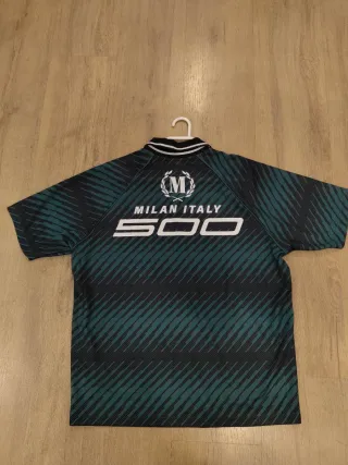 Camiseta Bershka Fútbol Retro - Milan Italy 500