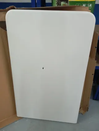 Tavolo pieghevole bianco in plastica