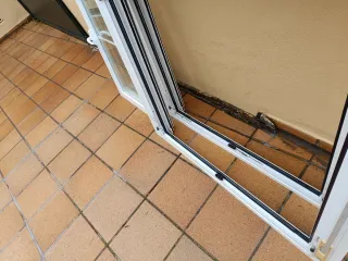 2 ventanas aluminio con cajón persiana